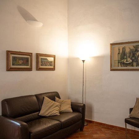 Lovely One Bedroom Apartment Nearby Ponte Vecchio ฟลอเรนซ์ ภายนอก รูปภาพ