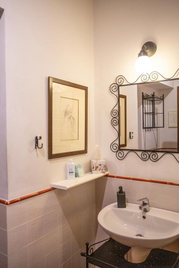 Lovely One Bedroom Apartment Nearby Ponte Vecchio ฟลอเรนซ์ ภายนอก รูปภาพ